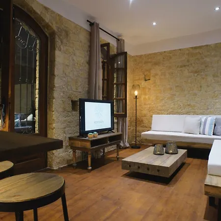 Serenity Boutique House *