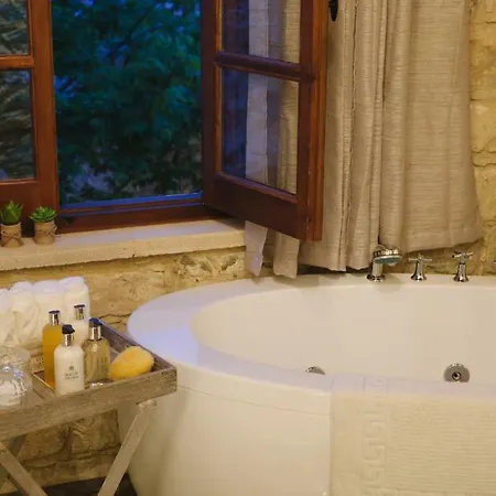 Serenity Boutique House *