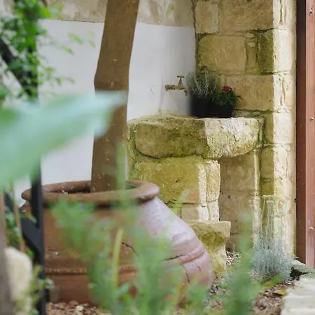 וילה Serenity Boutique House *