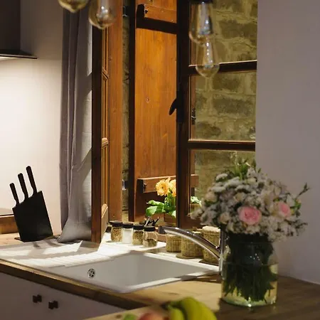 Serenity Boutique House Βουνί